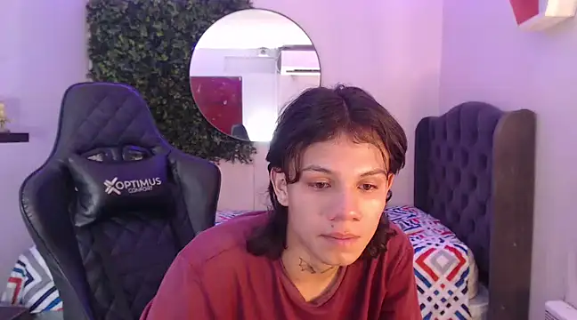 Snapshot of andy_dan18 chatting on 02-10-25, 06:35 andy dan18 online show from 02-10-25, 06:35