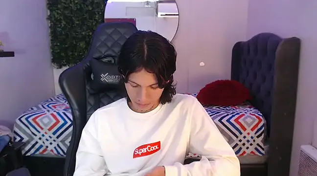 Snapshot of andy_dan18 chatting on 02-12-25, 11:30 andy dan18 online show from 02-12-25, 11:30