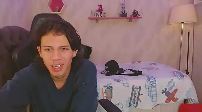 Snapshot of andy_dan18 chatting on 02-13-25, 07:21 andy dan18 online show from 02-13-25, 07:21