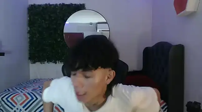 Snapshot of andy_dan18 chatting on 02-17-25, 08:15 andy dan18 online show from 02-17-25, 08:15