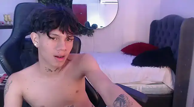 Snapshot of andy_dan18 chatting on 02-24-25, 04:04 andy dan18 online show from 02-24-25, 04:04