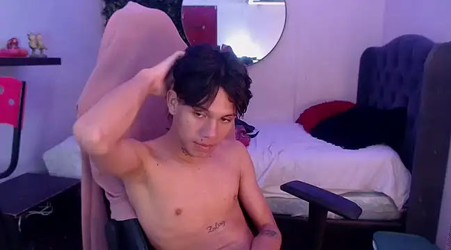 Snapshot of andy_dan18 chatting on 02-25-25, 11:11 andy dan18 online show from 02-25-25, 11:11