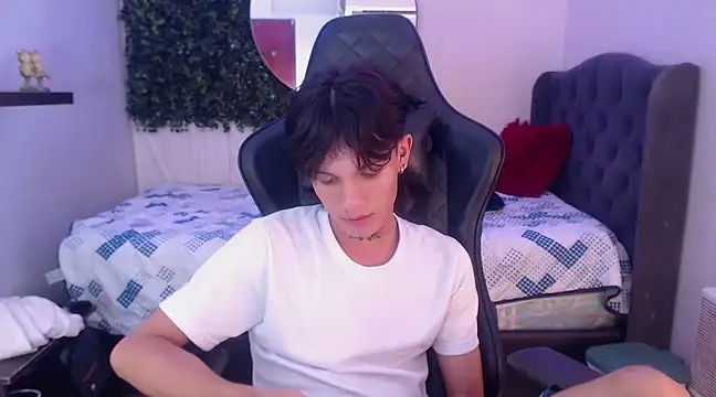 Snapshot of andy_dan18 chatting on 03-01-25, 07:59 andy dan18 online show from 03-01-25, 07:59