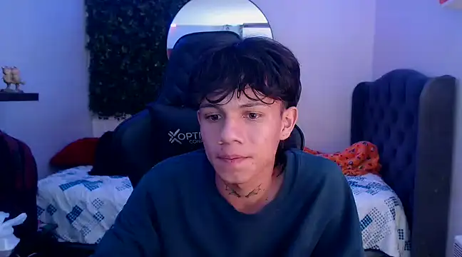 Snapshot of andy_dan18 chatting on 03-05-25, 01:52 andy dan18 online show from 03-05-25, 01:52