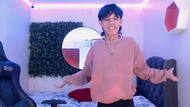 Snapshot of andy_dan18 chatting on 03-12-25, 04:02 andy dan18 online show from 03-12-25, 04:02