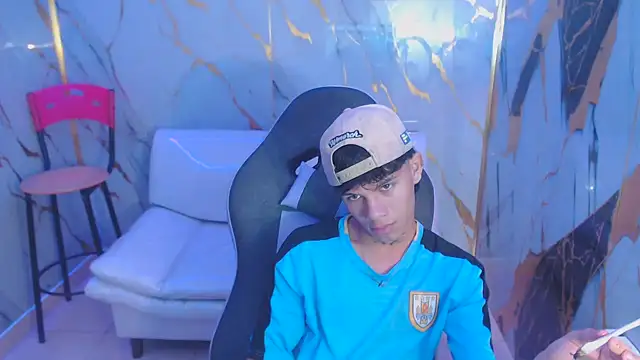 Snapshot of andy_dan18 chatting on 10-09-25, 02:59 andy dan18 online show from 10-09-25, 02:59