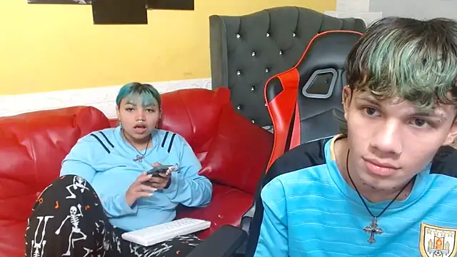 Snapshot of andy_dan18 chatting on 03-06-26, 06:37 andy dan18 online show from 03-06-26, 06:37