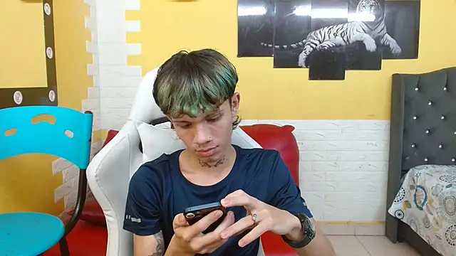 Snapshot of andy_dan18 chatting on 03-17-26, 07:28 andy dan18 online show from 03-17-26, 07:28