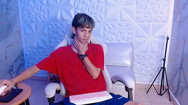 Snapshot of andy_dan18 chatting on 03-19-26, 08:24 andy dan18 online show from 03-19-26, 08:24