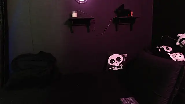 Snapshot of rousstattoo chatting on 01-15-26, 03:00 rousstattoo online show from 01-15-26, 03:00