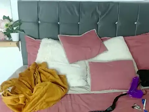 nikkystorm1  online show from 03-14-25, 08:06