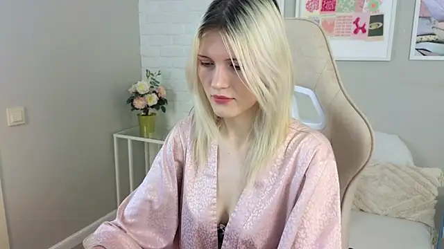 NellieLoyns online show from 05-09-26, 05:18