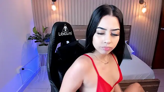 veronica 19  online show from 01-07-25, 07:49