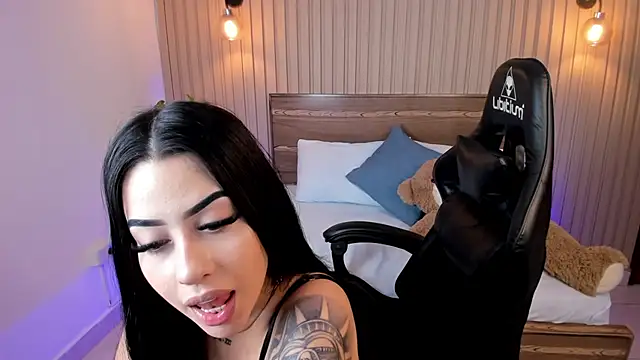 veronica 19  online show from 01-08-25, 10:37