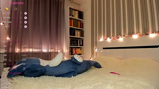 Awwwrora online show from 01-09-25, 05:00