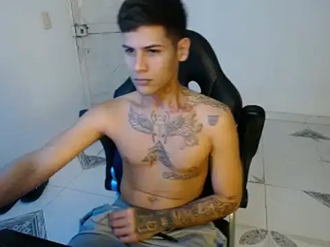 Snapshot of Clyde019 chatting on 01-04-25, 06:19 Clyde019 online show from 01-04-25, 06:19