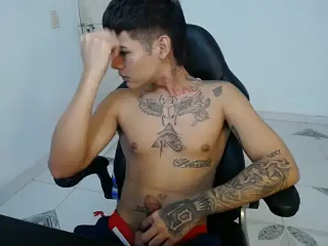 Snapshot of Clyde019 chatting on 01-07-25, 05:53 Clyde019 online show from 01-07-25, 05:53