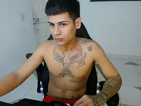 Snapshot of Clyde019 chatting on 01-09-25, 10:20 Clyde019 online show from 01-09-25, 10:20