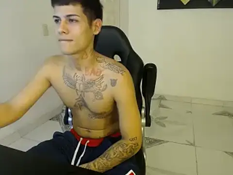 Snapshot of Clyde019 chatting on 01-14-25, 05:30 Clyde019 online show from 01-14-25, 05:30