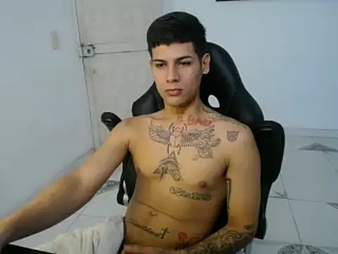 Snapshot of Clyde019 chatting on 01-15-25, 08:16 Clyde019 online show from 01-15-25, 08:16