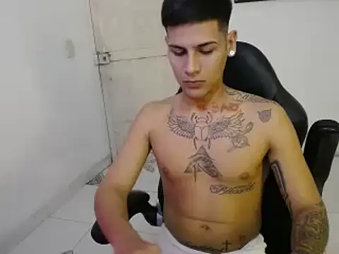 Snapshot of Clyde019 chatting on 01-19-25, 09:45 Clyde019 online show from 01-19-25, 09:45