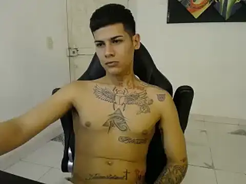 Snapshot of Clyde019 chatting on 01-30-25, 04:55 Clyde019 online show from 01-30-25, 04:55