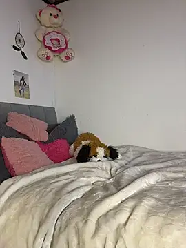 Charlotemonroe online show from 11-13-25, 02:10