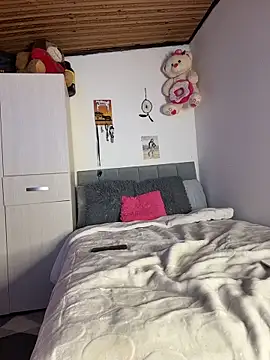 Charlotemonroe online show from 11-18-25, 02:50