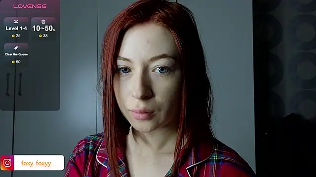 Snapshot of Cuteroxyfoxy chatting on 12-23-24, 04:44 Cuteroxyfoxy online show from 12-23-24, 04:44