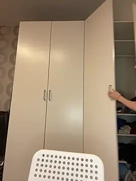 Snapshot of Cuteroxyfoxy chatting on 10-22-25, 02:50 Cuteroxyfoxy online show from 10-22-25, 02:50