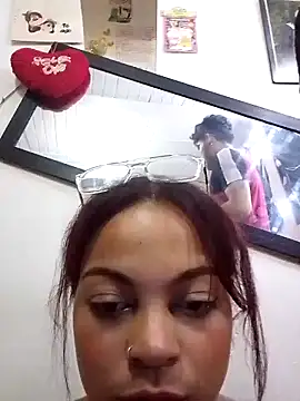 Snapshot of BlakeandRouse chatting on 12-28-24, 01:39 BlakeandRouse online show from 12-28-24, 01:39