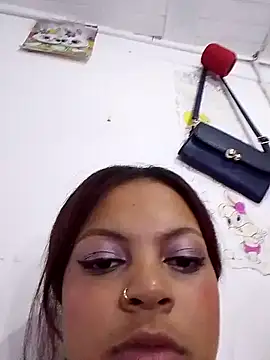 Snapshot of BlakeandRouse chatting on 01-06-25, 04:58 BlakeandRouse online show from 01-06-25, 04:58