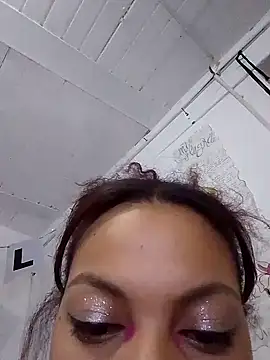 Snapshot of BlakeandRouse chatting on 01-19-25, 07:04 BlakeandRouse online show from 01-19-25, 07:04