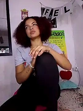 Snapshot of BlakeandRouse chatting on 01-24-25, 07:07 BlakeandRouse online show from 01-24-25, 07:07