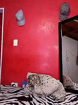 Snapshot of BlakeandRouse chatting on 02-14-25, 01:13 BlakeandRouse online show from 02-14-25, 01:13