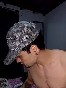 Snapshot of BlakeandRouse chatting on 09-21-25, 12:56 BlakeandRouse online show from 09-21-25, 12:56