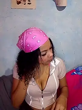 Snapshot of BlakeandRouse chatting on 10-19-25, 12:33 BlakeandRouse online show from 10-19-25, 12:33