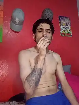 Snapshot of BlakeandRouse chatting on 11-02-25, 01:19 BlakeandRouse online show from 11-02-25, 01:19