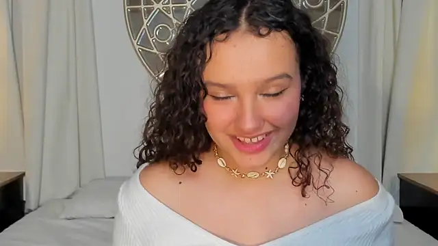 LucyLovelyy online show from 01-04-25, 10:24