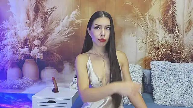 EmaLowe online show from 06-26-26, 06:07