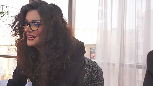 myakalifa online show from 12-14-24, 03:04