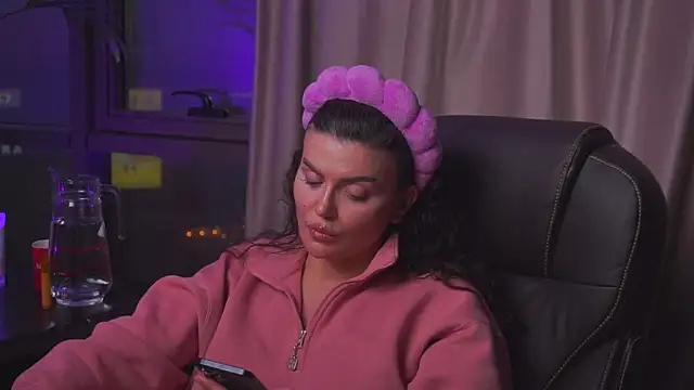 myakalifa online show from 12-31-24, 05:44