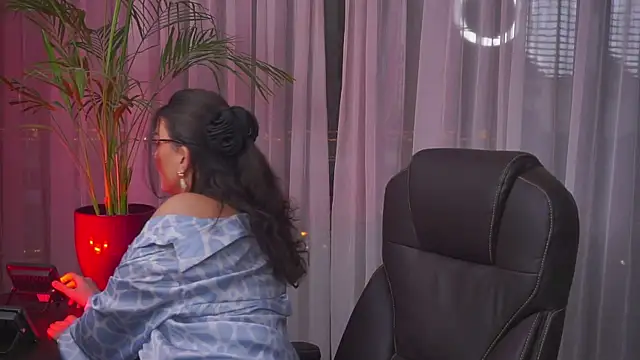 myakalifa online show from 01-19-25, 03:32