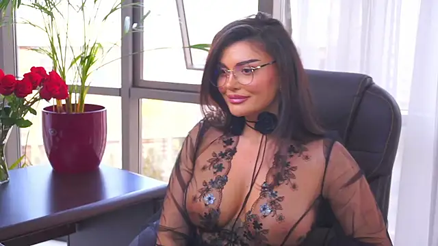 myakalifa online show from 02-14-25, 02:02