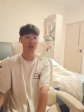 Snapshot of A11414 chatting on 03-18-26, 06:33 A11414 online show from 03-18-26, 06:33