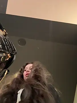 AndreaMood online show from 02-10-25, 07:36