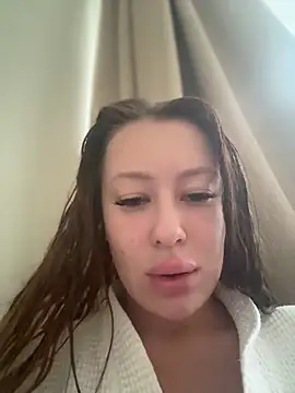 AndreaMood online show from 10-28-25, 01:20