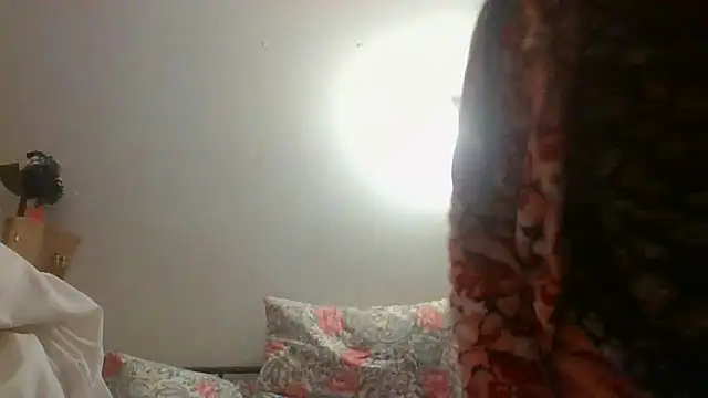 Snapshot of BELLAMORGANE1 chatting on 12-24-24, 08:00 BELLAMORGANE1 online show from 12-24-24, 08:00