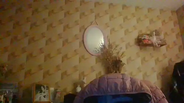 Snapshot of BELLAMORGANE1 chatting on 12-24-24, 07:00 BELLAMORGANE1 online show from 12-24-24, 07:00