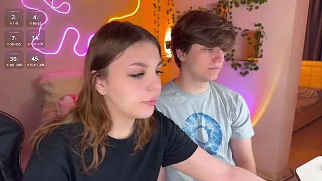 RobertAndLinela online show from 11-07-25, 04:40